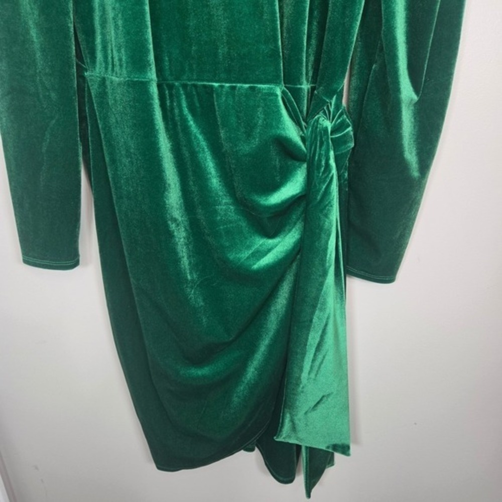Eloquii Emerald Green Velvet Dress 16 Faux Wrap Ruched Holiday Cocktail Midi - Picture 5 of 7